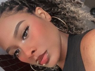 AsharKisses live webcam thumbnail