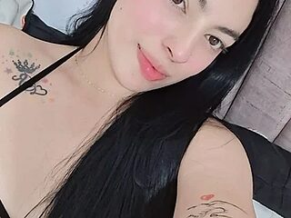 Ashly_bloom_ live webcam thumbnail