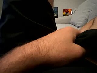 ash404040 live webcam thumbnail