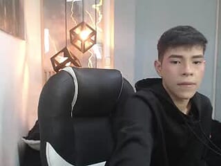 ash_kai live webcam thumbnail
