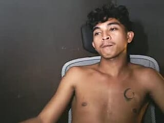 asian_hunk_moreno live webcam thumbnail