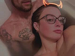 AttentionSluts live webcam thumbnail