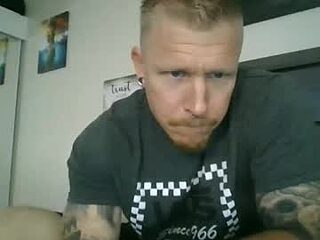 athletic_skater779 live webcam thumbnail