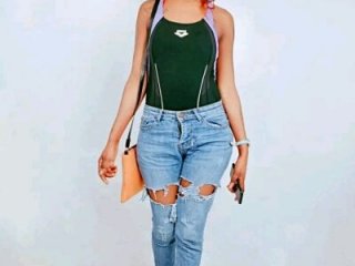 AudreySpanksFuck- live webcam thumbnail