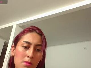 aurora_petit_ live webcam thumbnail