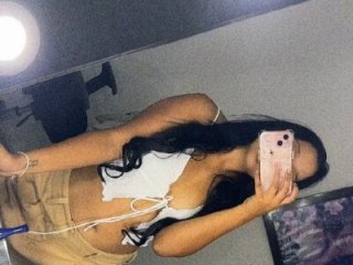 aurora_smith77 live webcam thumbnail