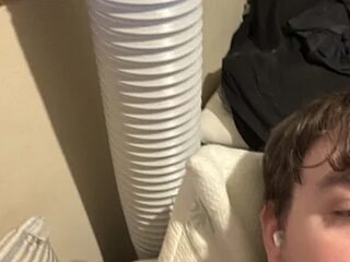AverageGuyDick live webcam thumbnail