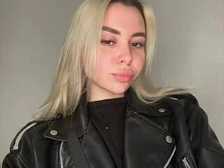 AveriReynolds live webcam thumbnail
