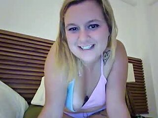 avery_doll21 live webcam thumbnail