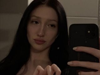 Awwwrora live webcam thumbnail