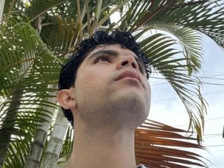 Axel-Mejia live webcam thumbnail