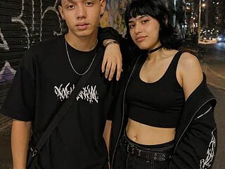 AxelAndCloe live webcam thumbnail