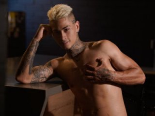 AxelVilla_ live webcam thumbnail