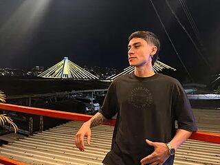 Axel_DavisS live webcam thumbnail