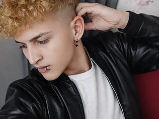 Axel_Romanov live webcam thumbnail