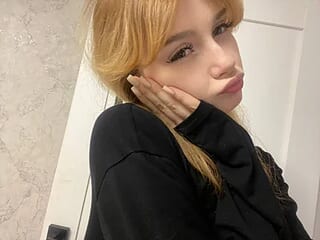 AyannaHelmstetter live webcam thumbnail