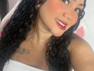 Ayleenpamelasexysquirt live webcam thumbnail