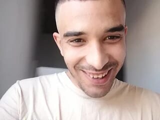 Ayoubabtat live webcam thumbnail