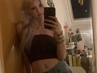 BabyMonroeex live webcam thumbnail
