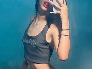 BabyjessieHot live webcam thumbnail