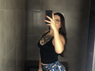 Babyy_B live webcam thumbnail