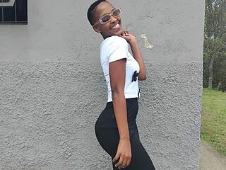 BadBunnyFucker live webcam thumbnail