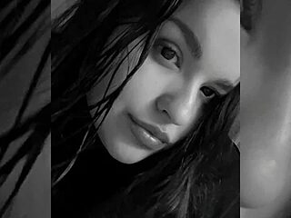 BadPeroCute live webcam thumbnail