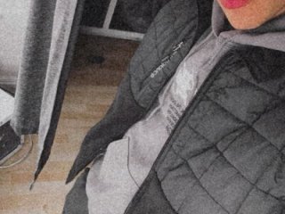 BadboyXXXMZ live webcam thumbnail