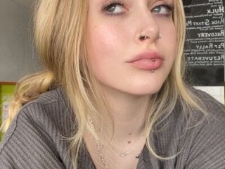 Bambii_Blue333 live webcam thumbnail
