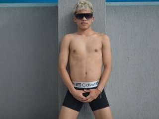 Bayron005 live webcam thumbnail