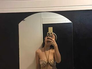 baby_shy69 live webcam thumbnail