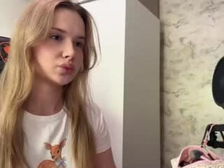 backstage_couple live webcam thumbnail