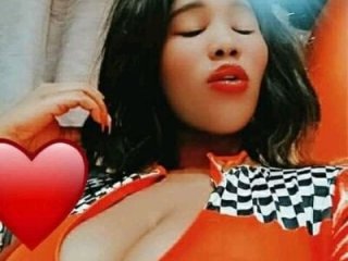 BERNINIBLUSHX89 live webcam thumbnail