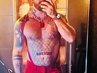 Bearlyfuckinglogan live webcam thumbnail