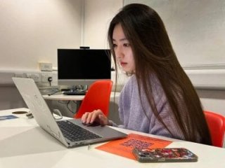 Beautiful_Cute_Sweet_79 live webcam thumbnail