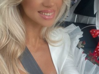 BelieveinEmliy live webcam thumbnail