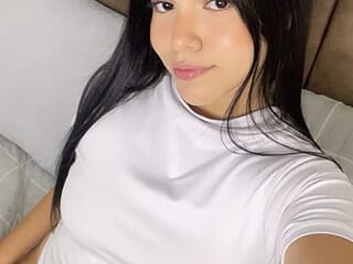 Bella18__ live webcam thumbnail