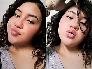 Bella_Rouge0 live webcam thumbnail