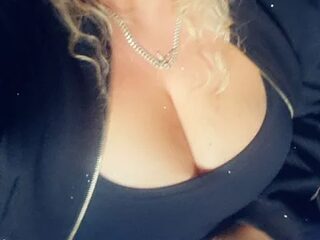 Bella_Squirts live webcam thumbnail