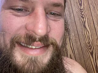 BenUover live webcam thumbnail