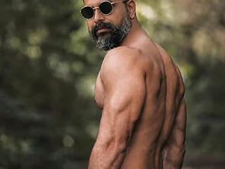 beast_bearded_dady live webcam thumbnail