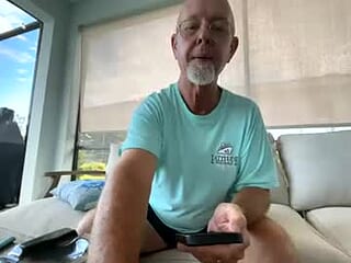 beezkneez63 live webcam thumbnail