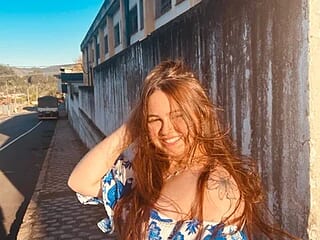 bella__hott live webcam thumbnail