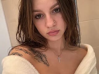 belly_belle live webcam thumbnail