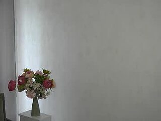 bernettaloukanis live webcam thumbnail