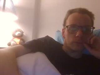 bernie484237 live webcam thumbnail