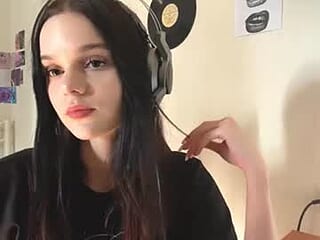 bettierobison live webcam thumbnail