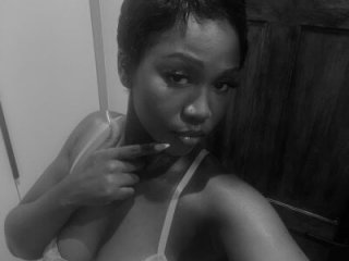 bettyboop_pussy live webcam thumbnail