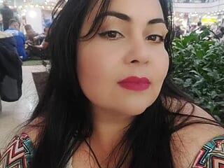 BigAssQueenLatina live webcam thumbnail