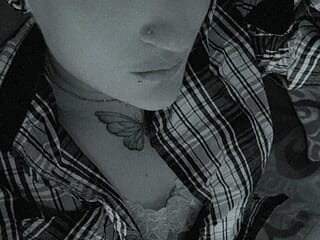 Bigboobiegirl90 live webcam thumbnail